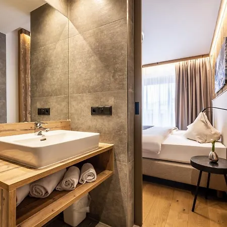 Central - Holiday Resort Flachau Aparthotel 4*