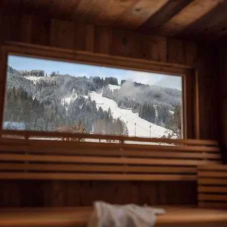 - 4* Flachau