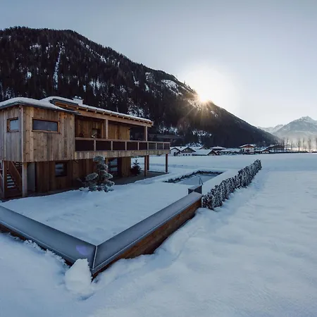 - 4* Flachau