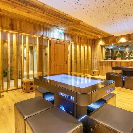 Central - Holiday Resort Flachau Aparthotel 4*